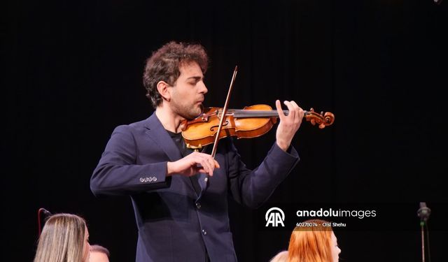 Ödüllü keman virtüözü Elvin Hoxha Ganiyev, Tiran'da sahne aldı