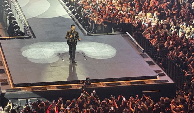 Tarkan'dan İstanbul'da ikinci konser: Soğuk havaya aldırış etmediler