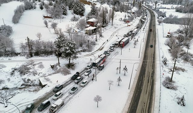 Kar nedeniyle kapanmıştı: Uşak-Ankara yolu ulaşıma açıldı