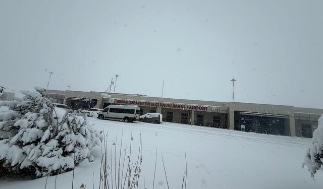 Şırnak'ta uçuşlara kar engeli! Tüm uçuşlar iptal edildi