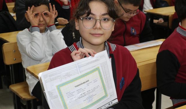 18 milyon öğrenci karnesini aldı: Yarıyıl tatili başladı!