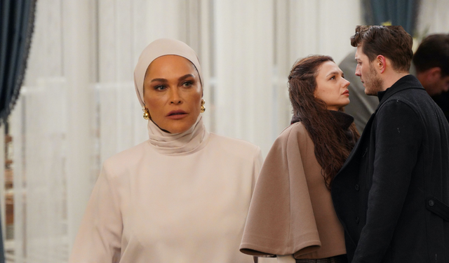 ATV'nin yeni dizisi  ‘Aynı Yağmur Altında’dan yeni tanıtım! Diziden ilk kareler: Hülya Avşar'ın çok konuşulan imajı