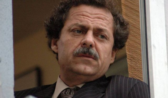 Bir devir kapandı! Bülent Emin Yarar son kez sahneye çıktı