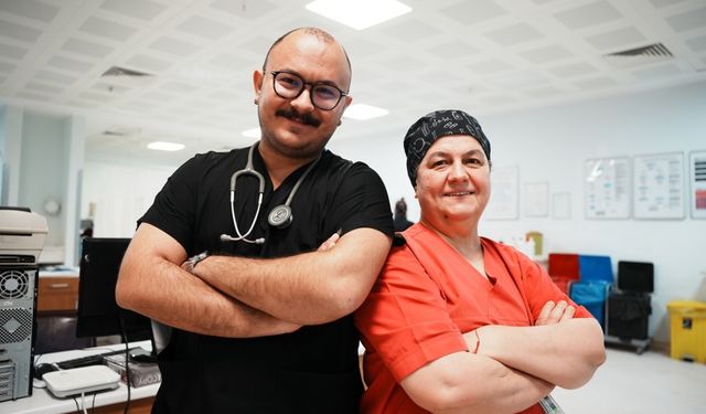 Çanakkale’de anne-oğulun acil serviste yan yana mesaisi