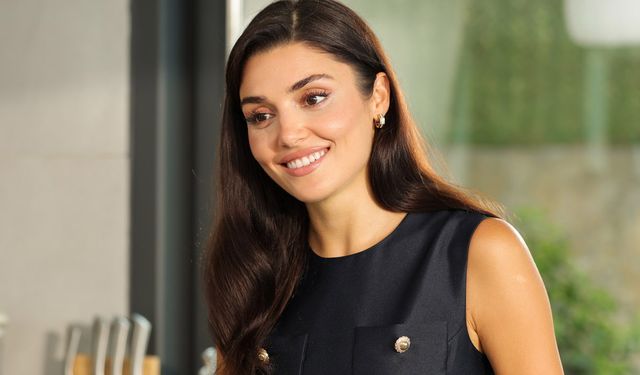 Hande Erçel, Riyad'da cesur tarzından ödün vermedi: Transparan detayla dikkatleri üzerine çekti