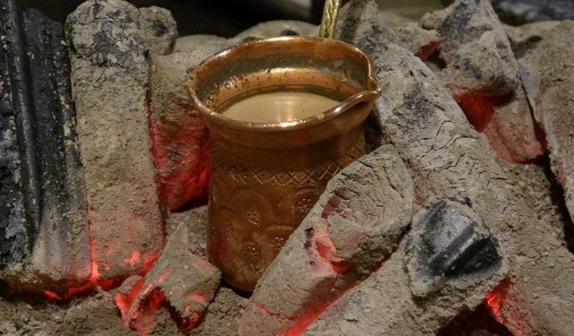 Gaziantep'in ünlü lezzetli menengiç kahvesine yoğun ilgi