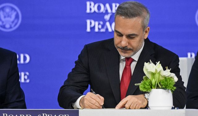 Dışişleri Bakanı Fidan, Gazze Barış Kurulu belgesini imzaladı