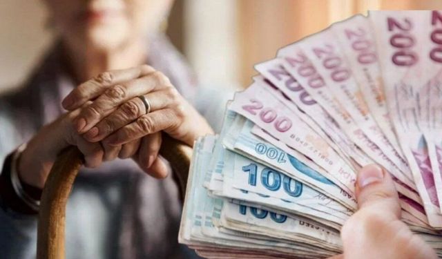 Kurban Bayramı emekli ikramiyesi ne zaman yatacak? 4 bin TL bayram ikramiyesi ödeme tarihleri: Dul ve yetimler ne kadar alacak?