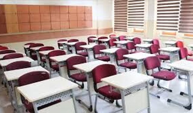 2 Şubat Pazartesi okullar tatil mi edildi? Yarın okullar tam gün mü, yarım gün mü?