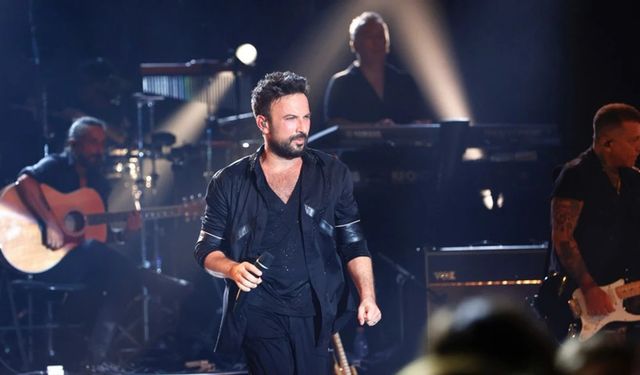 Tarkan sahneden binlerce kişiye seslendi: Affedin beni