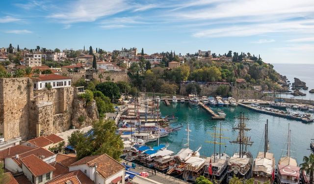 TÜİK: Turizm geliri 2025’te yüzde 6,8 arttı