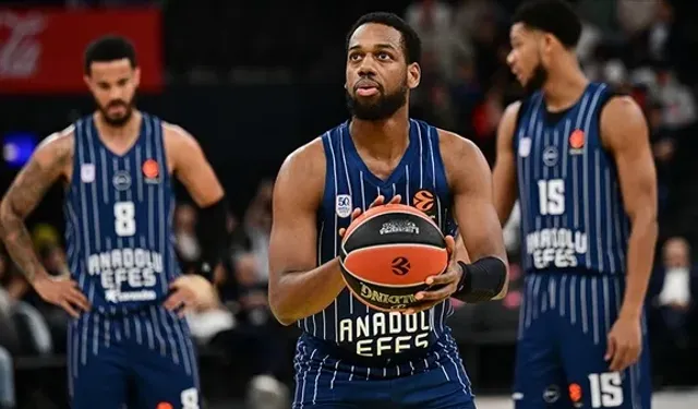 Anadolu Efes EuroLeague'de Maccabi Rapyd karşılaşmasını Sırbistan'da oynayacak