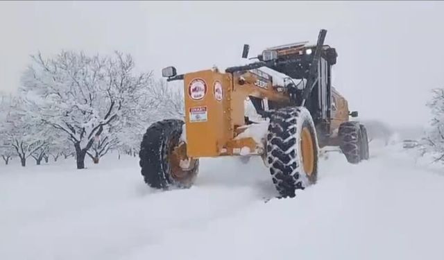 Elazığ’da 90 köy yolunda çalışmalar sürüyor
