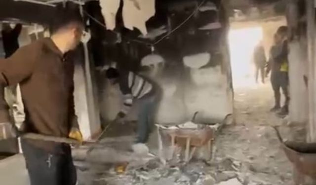 Şarj esnasında patlayan telefon evi küle çevirdi: Aile yılların birikimini bir anda kaybetti