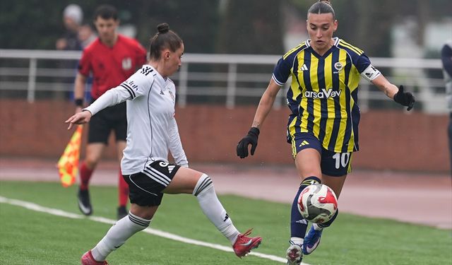 Lider Fenerbahçe, derbide Beşiktaş'ı farklı mağlup etti