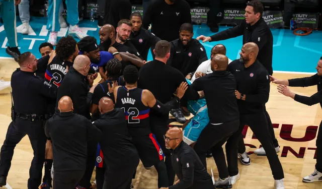 NBA’de olaylı gece! Pistons–Hornets maçında yumruklar havada uçuştu