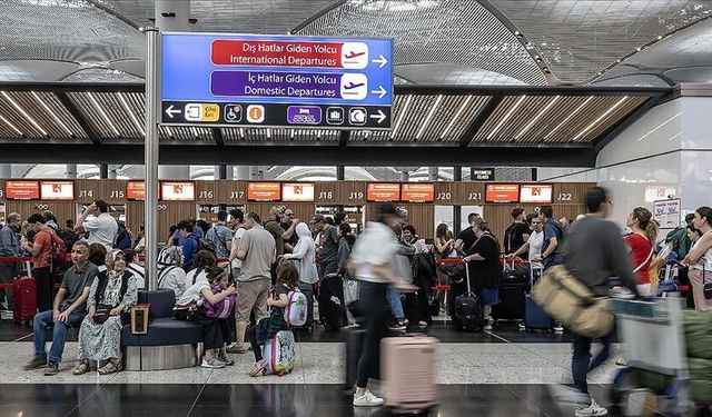 Türkiye'de geçen ay 18 milyon kişi uçtu