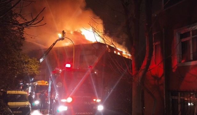 Üsküdar'da dehşet veren yangın!