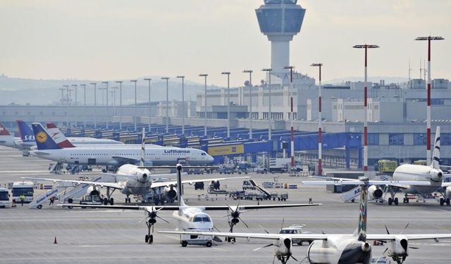 Atina Havalimanı'nda radarlarla iletişim arızası yaşandı