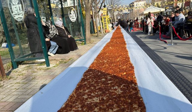 63 metrelik dev lahmacun Guinness'e girdi