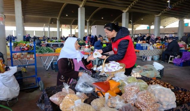Kuyucak Belediyesi’nden kadınlara 8 Mart sürprizi