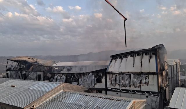 Konteyner yatakhane alevlere teslim oldu