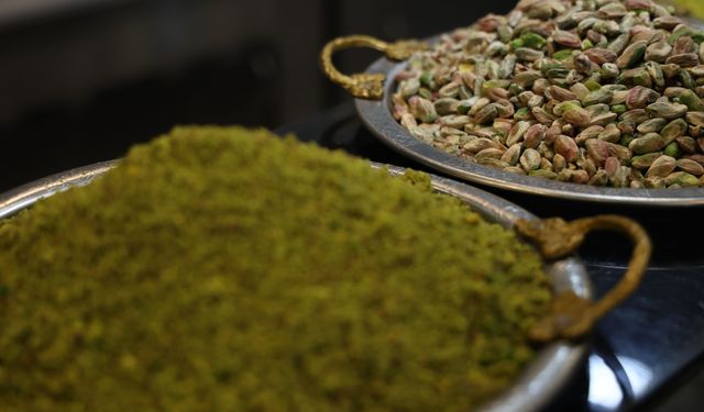 Uzmanından ‘ucuz tatlı' uyarısı: Yer fıstığı ve kabak çekirdeğini fıstık diye satıyorlar