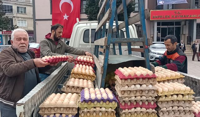 Sinop'ta esnaftan örnek davranış: Ücretsiz 12 bin köy yumurtası dağıttı