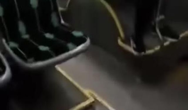 Halk otobüsünde mide bulandıran görüntü: Sapık yolcunun uygunsuz hareketi kamerada