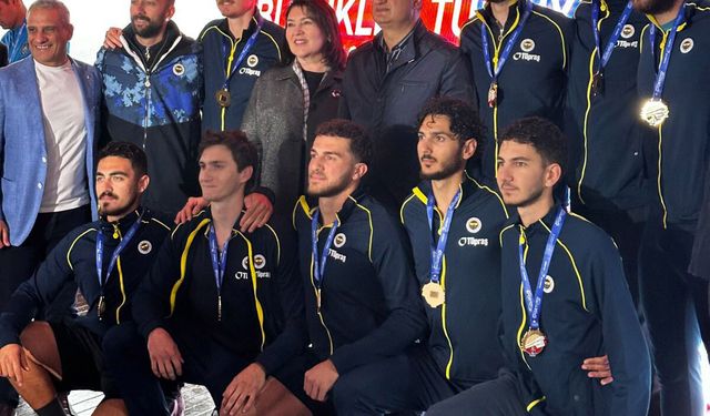 Kürekte zirve Fenerbahçe’nin! Türkiye Kupası’na damga vurdu