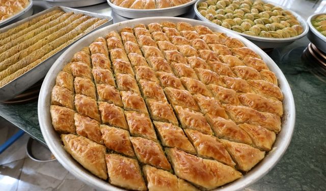 Gaziantep'te bayrama hazırlık: Baklavanın üretimi iki katına çıktı