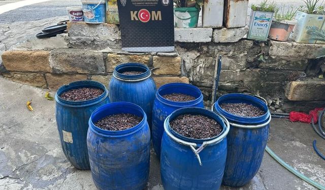 Hatay'da sahte içki operasyonu: 790 litre ele geçirildi
