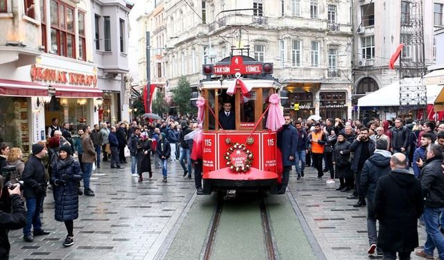 İstiklal Caddesi'ne ziyaretçi madalyası: 107 milyonla rekor kırdı!