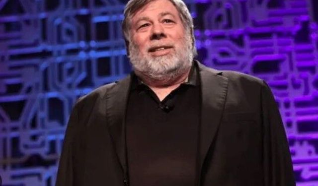 Apple'ın kurucusu anlattı: Neden sosyal medyaya veda etti?