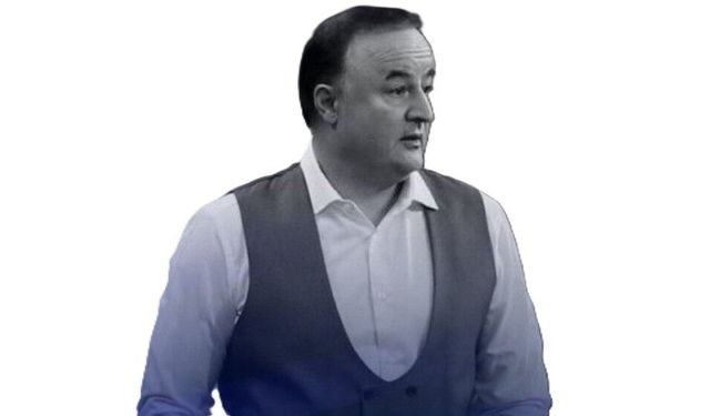 Fenerbahçe'nin eski antrenörü Engin Fırat hayatını kaybetti