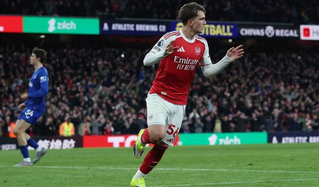 16 yaşında Premier Lig tarihine geçti!