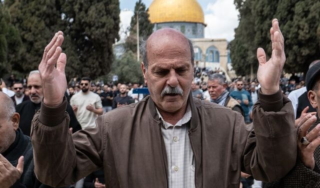 41 günlük hasret bitti: Mescid-i Aksa ibadete açıldı!