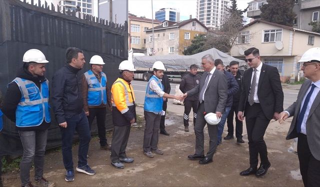 Bakan Memişoğlu'ndan, Fatih Sultan Mehmet Eğitim ve Araştırma Hastanesi şantiyesinde inceleme