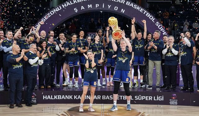 Fenerbahçe Opet'ten ambargo! 4. kez namağlup şampiyon...