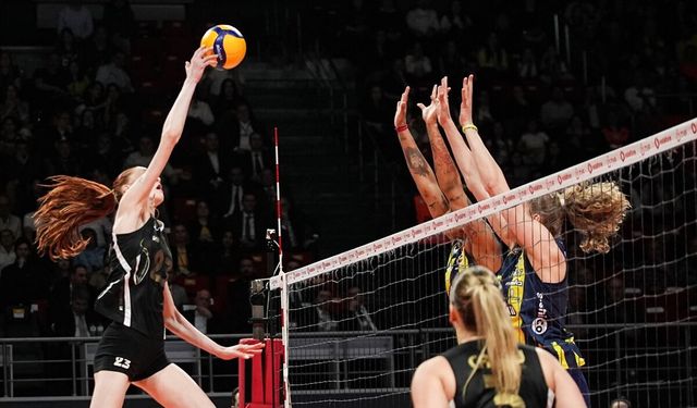 Vodafone Sultanlar Ligi'nde şampiyon belli oluyor: VakıfBank ve Fenerbahçe 5. maçta karşı karşıya!