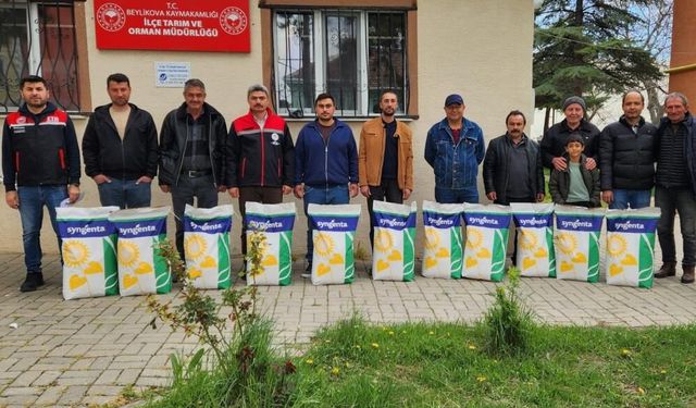 Çiftçilere yüzde 50 hibeli tohum dağıtıldı