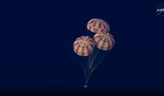 Artemis 2 Dünya'ya döndü: 4 astronot okyanusa indi