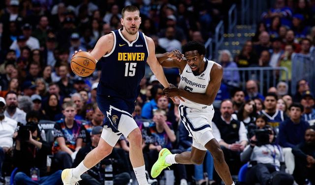 Jokic şov yaptı, Nuggets seriyi 10 maça çıkardı!