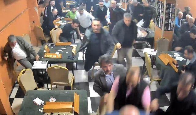 Camlar titredi, deprem sanıp panikle dışarı kaçtılar