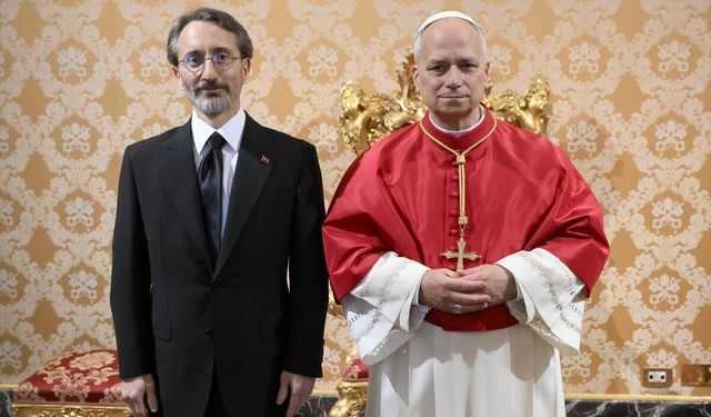 Fahrettin Altun Vatikan'da: Papa'ya güven mektubu sundu