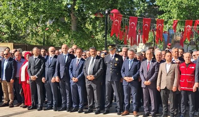 Kağıthane’de 19 Mayıs coşkusu meydanlardan stadyuma taştı