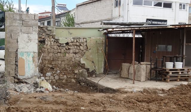 Malatya'da kaçak kazı ihbarında 'altın bulundu' iddiası emniyeti harekete geçirdi