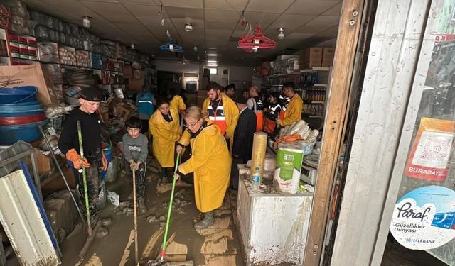 Havza'daki selin yaraları sarılıyor: 2 bin 624 personel ve bin 200 gönüllü görev yaptı