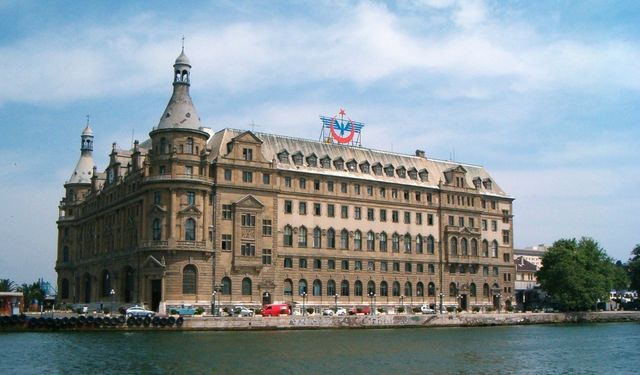 Bakan Ersoy açıkladı! Haydarpaşa Garı, kültür ve yaşam merkezi oluyor!