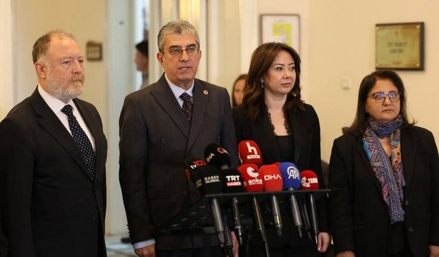 CHP'den DEM'e "erken seçim" ziyareti! 78. maddeyi işaret etti